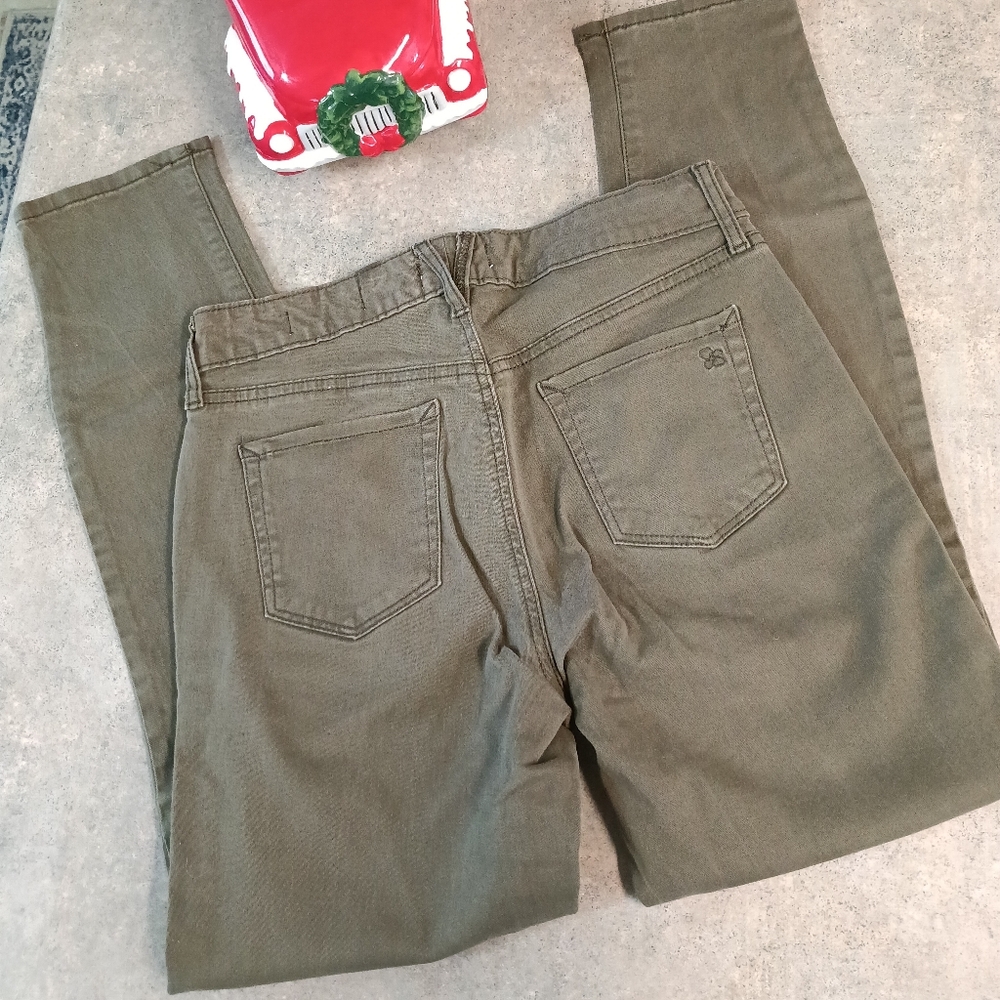 Jessica Simpson Olive Green Relaxed Skinny Crop Jean (2/26) - Picture 7 of 10